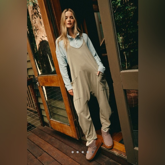 FP Movement by Free People Pants - Free People Movement Hot Shot Onesie in Sage Stone Army size XL
